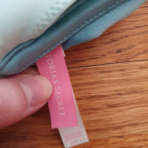 Victoria's Secret Bandeau Bikini Top S - Picture 3 of 3